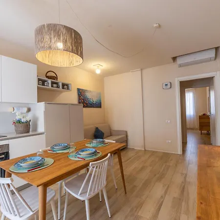Apartament Designer In *
